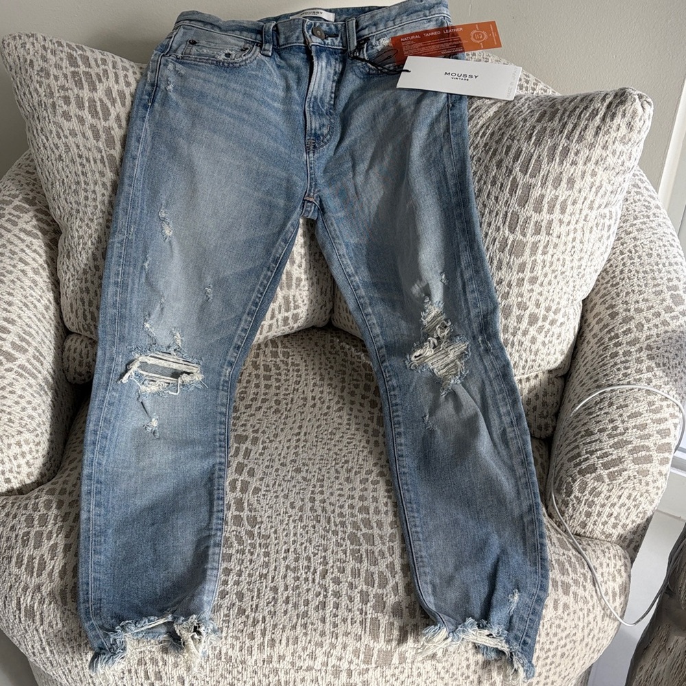 NWT Moussy Vintage Altawoods Distressed Light Blue Skinny Jeans
